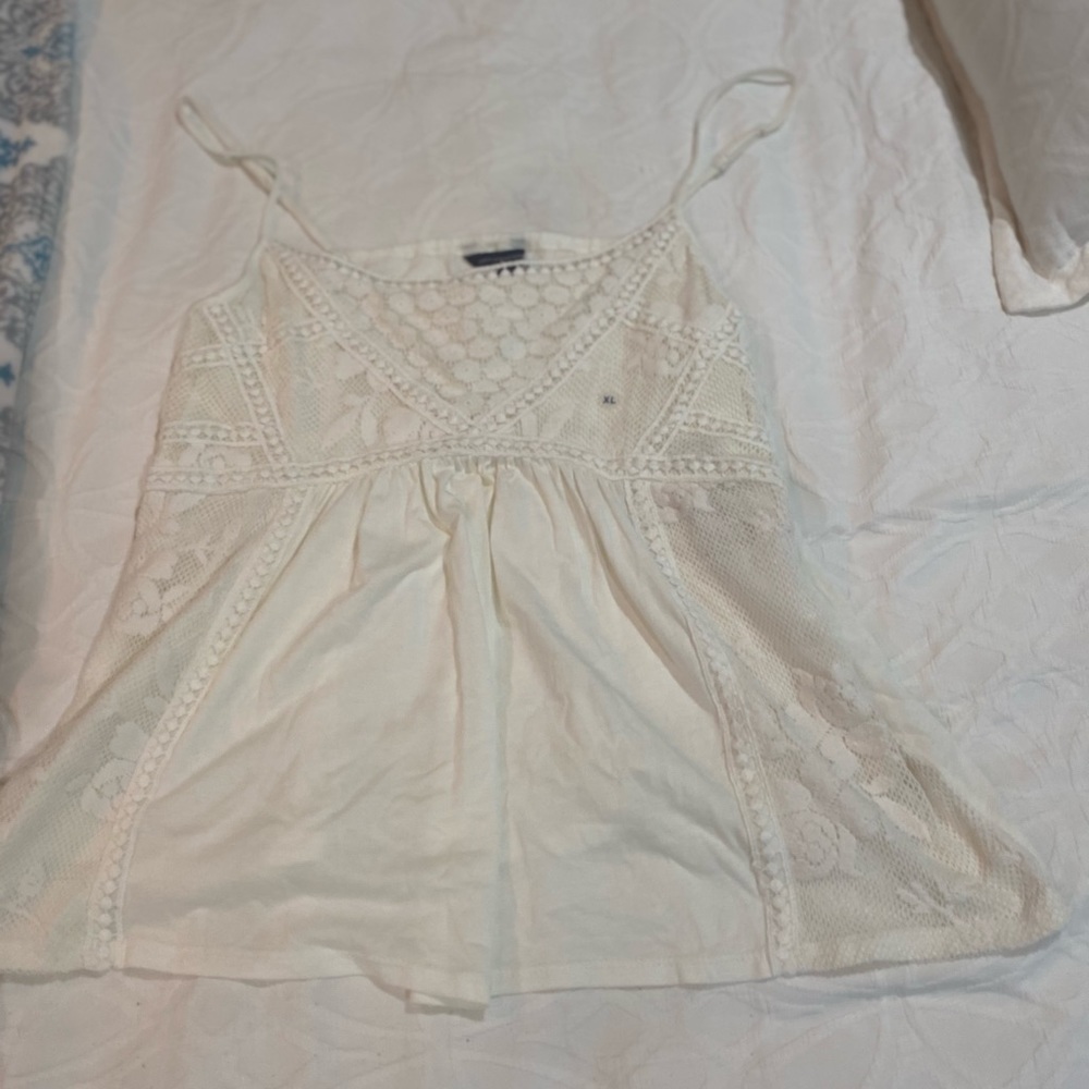 BNWT!! AMERICAN EAGLE LACE CAMI!!